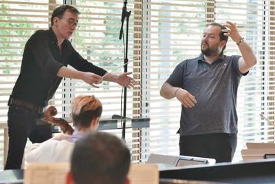 Andris Nelsons coaches conductor in training class