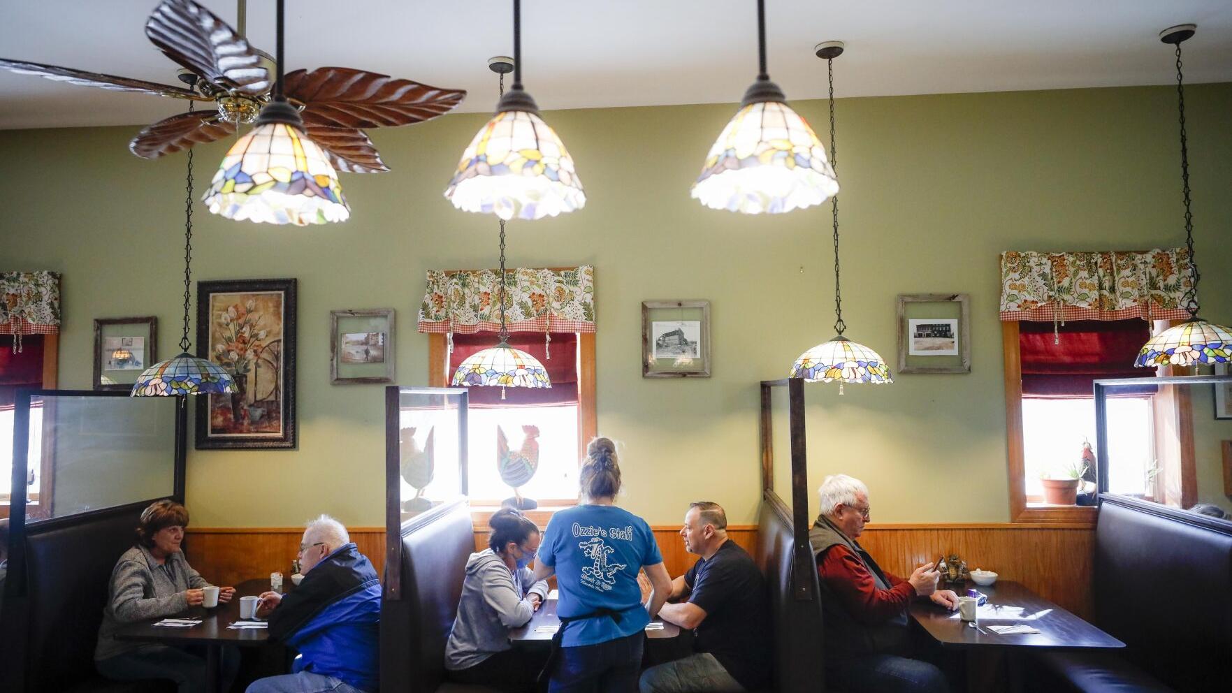 The secret to Ozzie's Steak & Eggs' success over 18 years? The chocolate cake ... and its customers - Vimarsana News