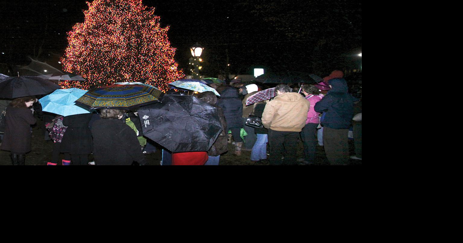Pittsfield Christmas Tree Lighting 2022 Rain Doesn't Dampen Christmas Spirit At Pittsfield Tree Lighting | Local  News | Berkshireeagle.com