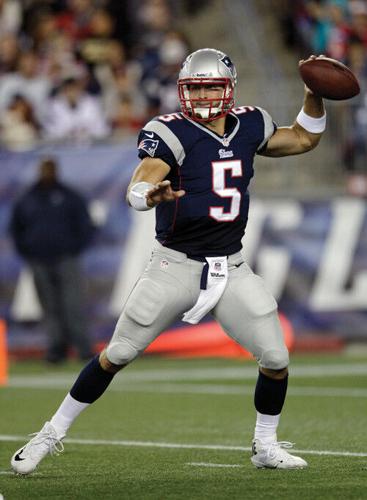 Tebow signs with Patriots