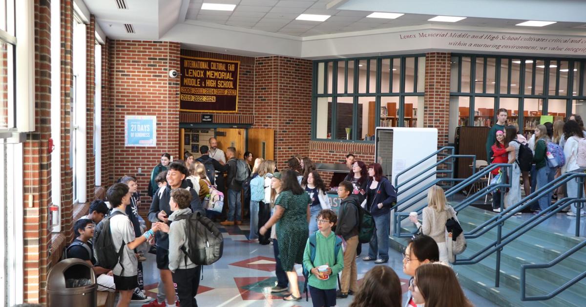 How can parents help kids navigate digital technology? This Lenox talk will offer guidance