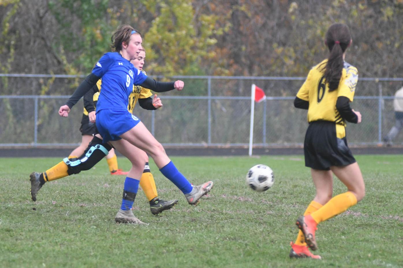 Elli Miles goes on goal