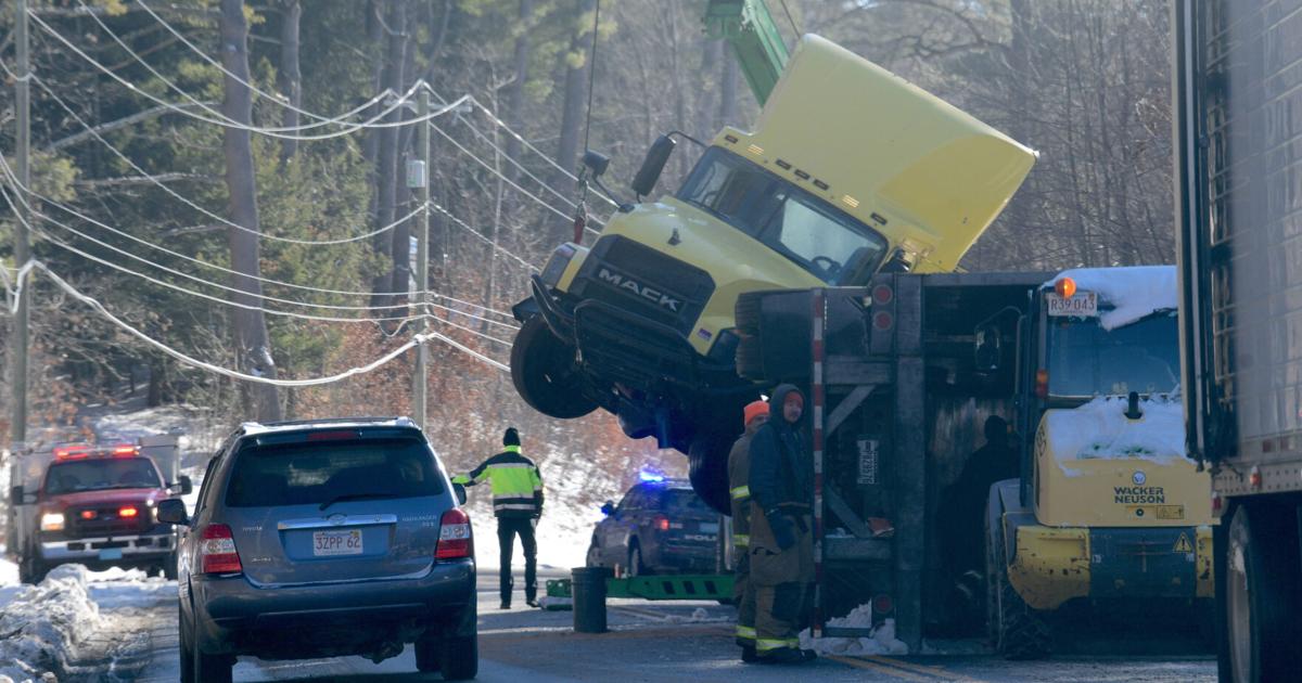 Traffic on Route 20 in Becket reduced following tractor trailer crash