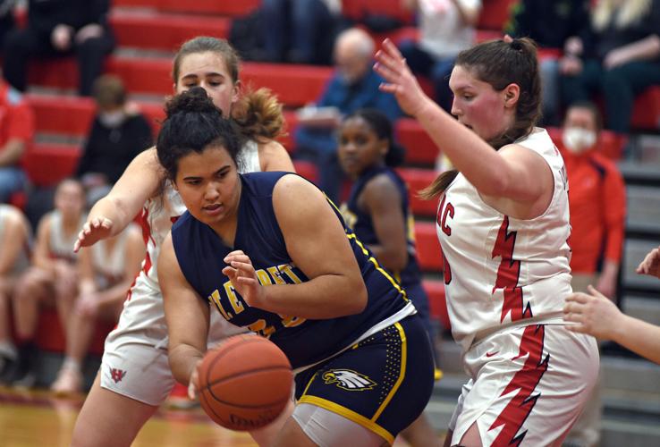 emma goewey plays basketball