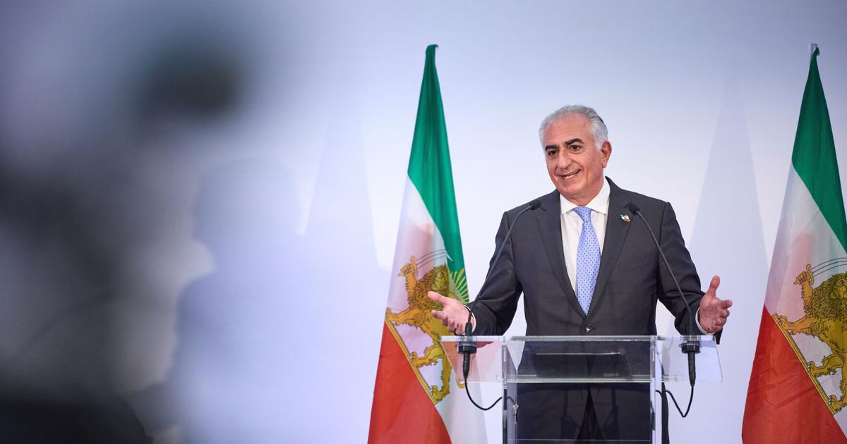 Reza Pahlavi, a Williams College student once, tests his moment in Iran’s unrest