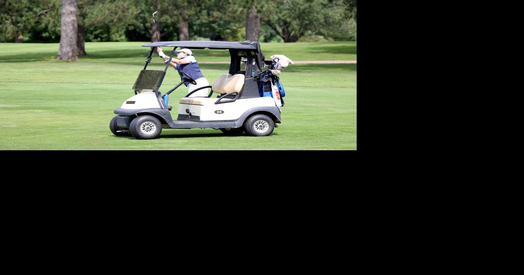 Sara Lacombe plays golf