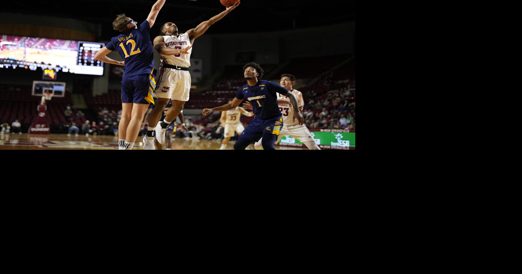 UMass basketball rolls past Quinnipiac, as six Minutemen score in