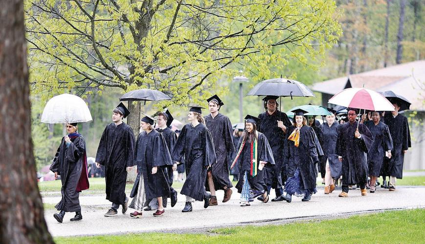 To cap off college, Simon's Rock grads told: Never stop asking questions |  Archives | berkshireeagle.com