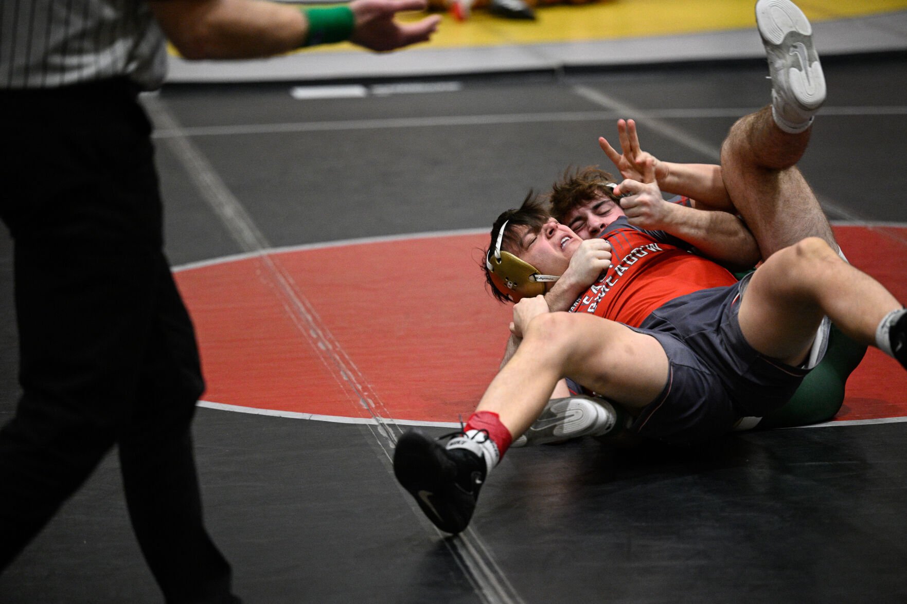 poirier wrestles