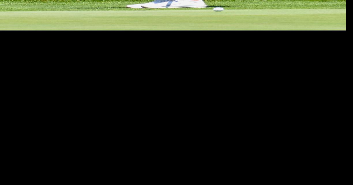 Aaron Nackoul putts