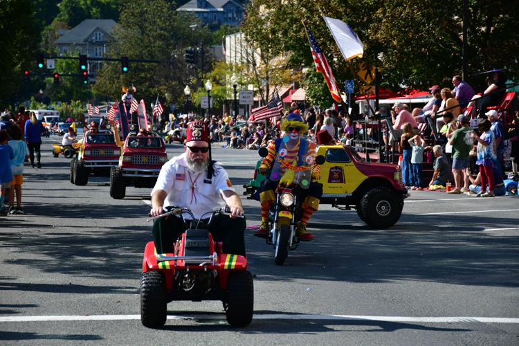 Photos Children’s book and fairy tale parade floats dot the 67th