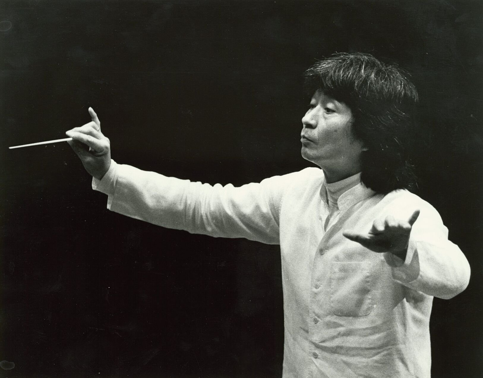 日本語で歌おう Peter Tse; Seigo Nakazawa Masato Suzuki is one of the best conductor of new