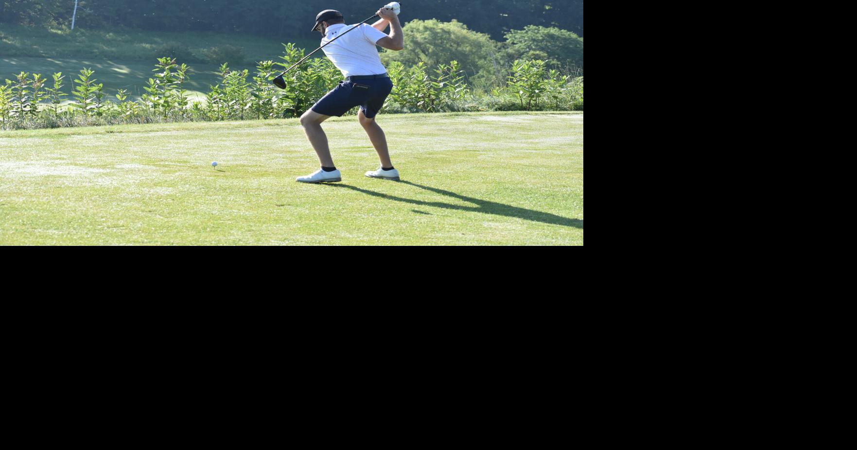 Nate Murphy tees off