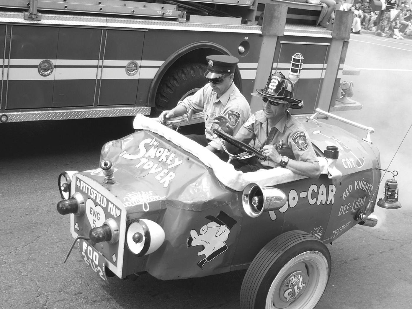Jim Shulman Baby Boomer Memories Firefighters Foo Car A Fourth Of July Parade Favorite Columnists Berkshireeagle Com