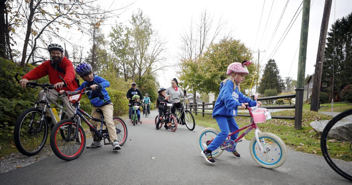 Photos: Inaugural Fall Foliage Community Bike Ride | Multimedia | The ...