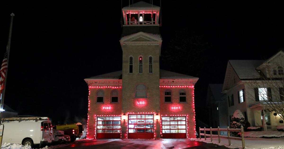 The history behind the Lee Fire Department's holiday light display