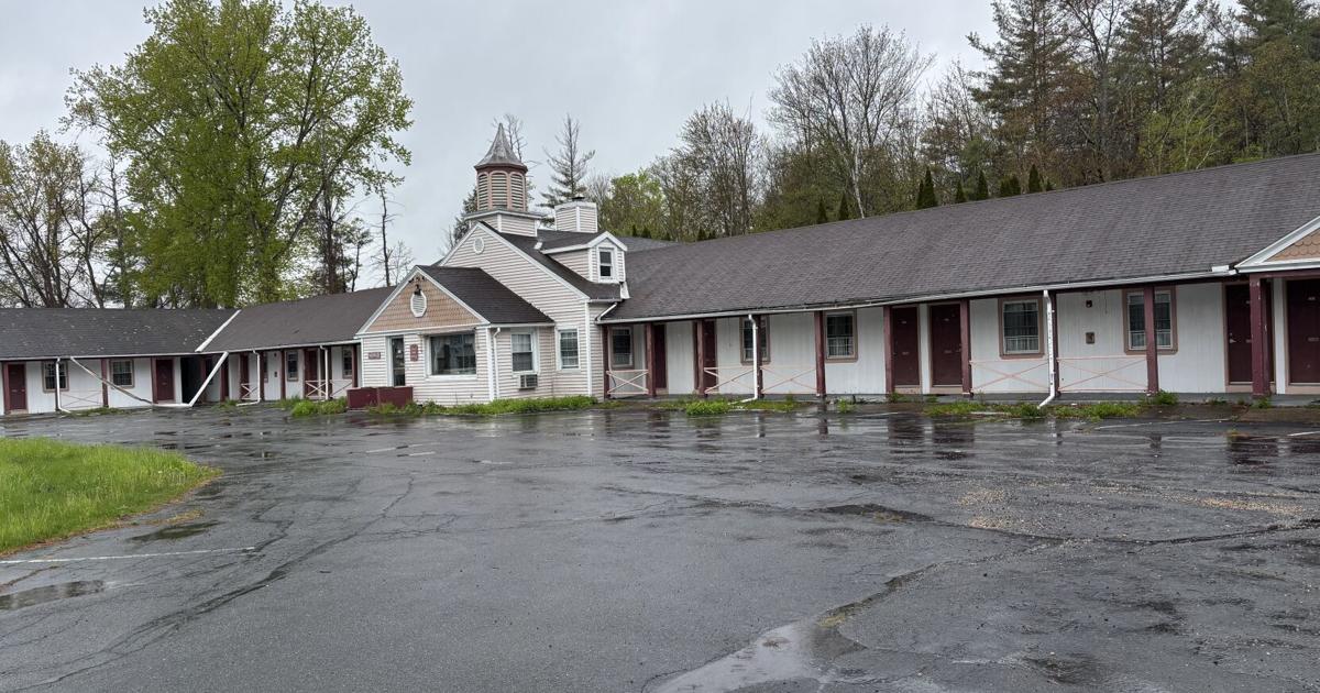 Dunkin' cafe, gas station proposed for site of vacant Pittsfield Road motel