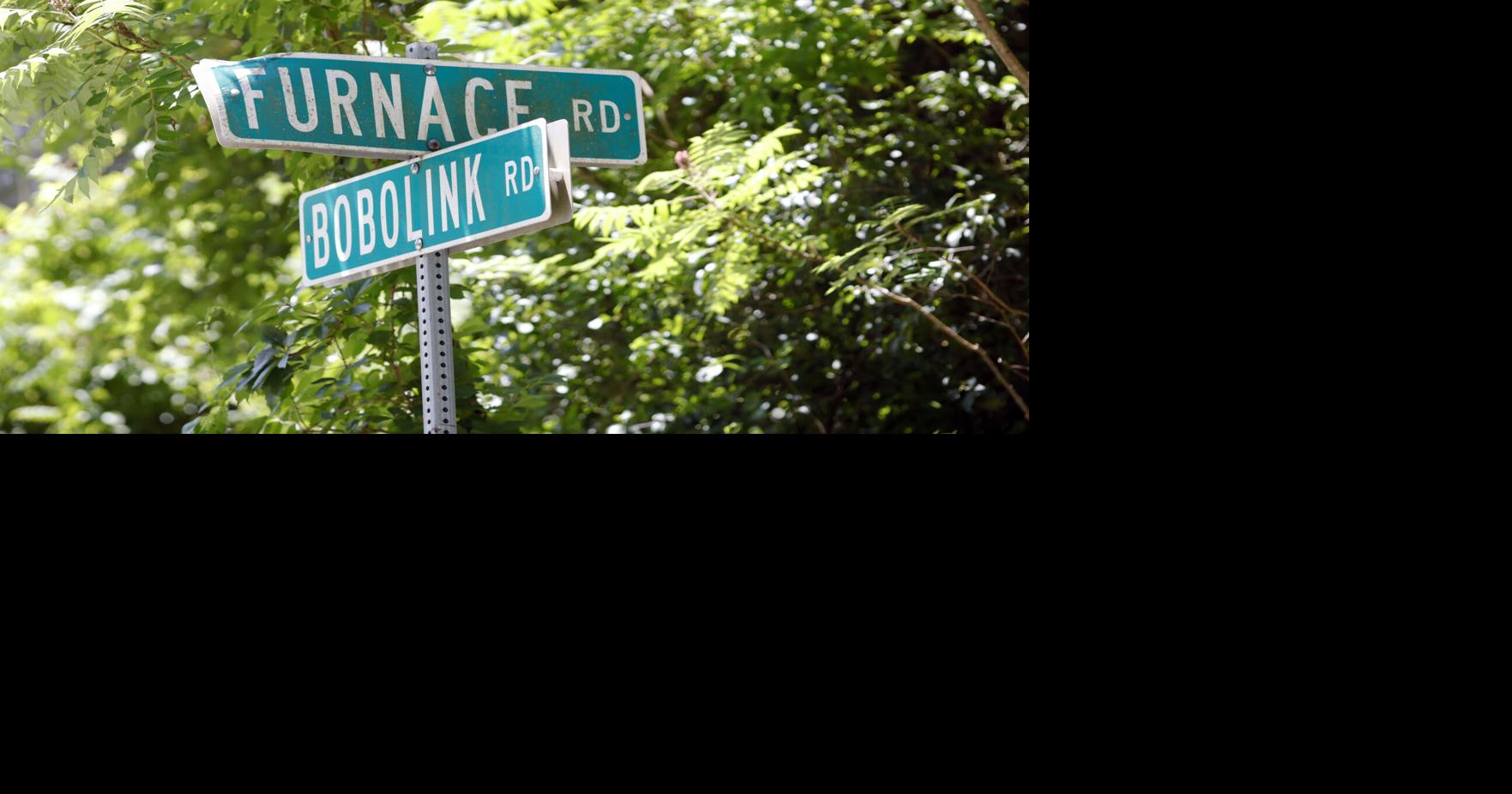 Furnace Road and Bobolink Road signs