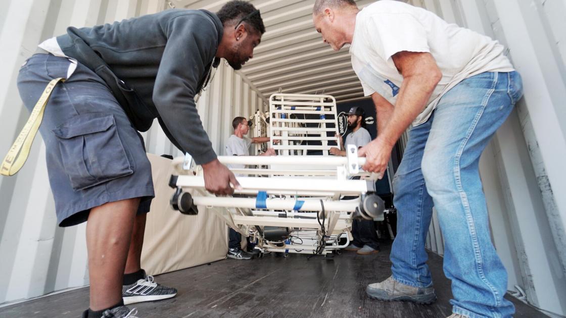 Fotos: Camas de hospital y sillas de ruedas sin usar llegan desde la residencia de ancianos cerrada de Sweet Brook a Guatemala | Multimedia Fotos: Camas de hospital y sillas de ruedas sin usar llegan desde la residencia de ancianos cerrada de Sweet Brook a Guatemala | Multimedia