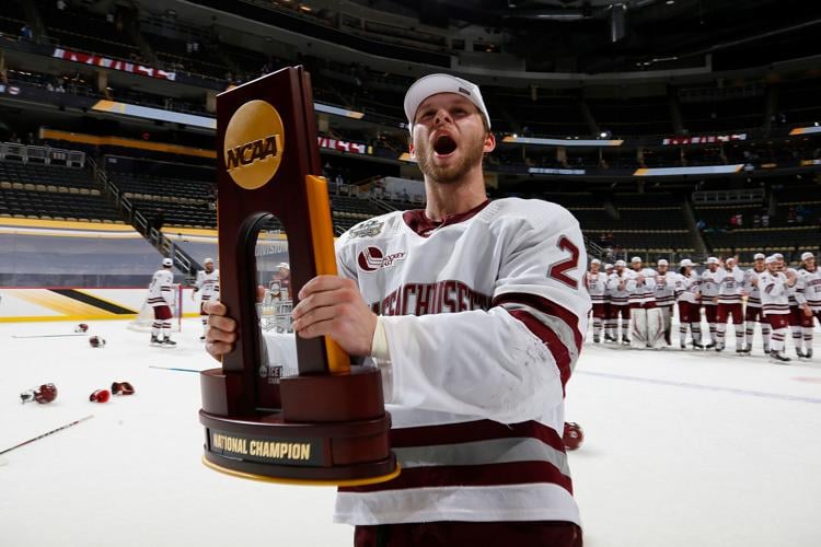 UMass will raise NCAA hockey championship banner, open defense of their