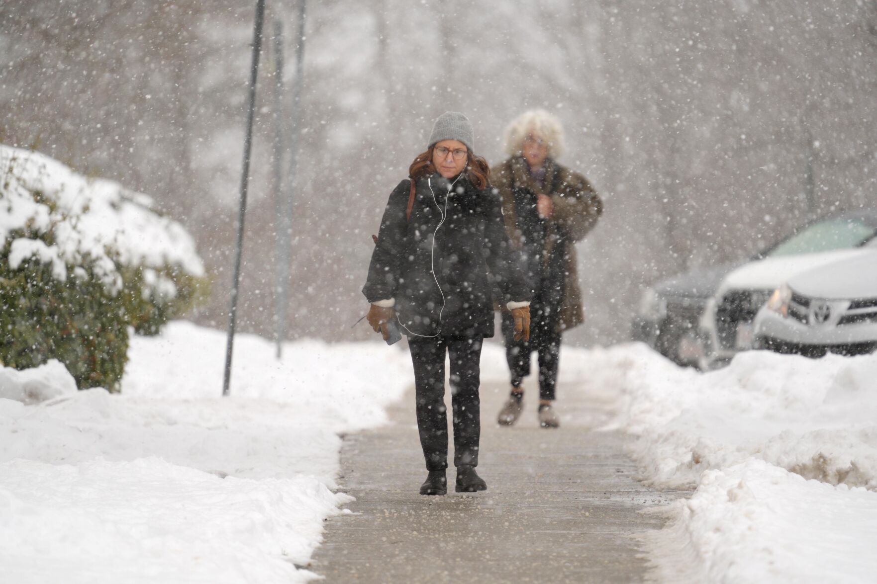 Photos: Snow Begins To Fall In The Berkshires On Tuesday Afternoon ...