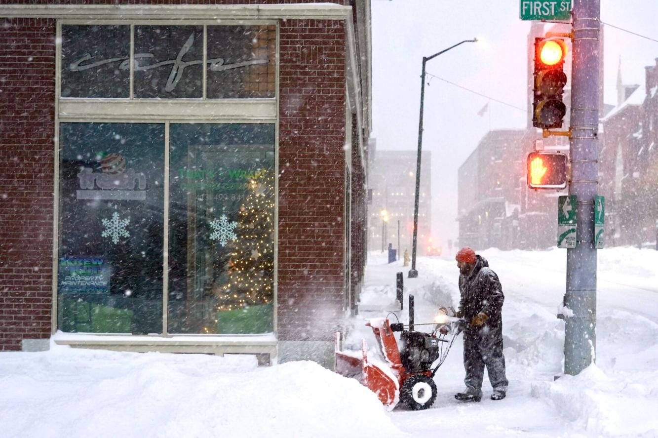 Pittsfield calls snow emergency beginning Tuesday morning; Up to 4