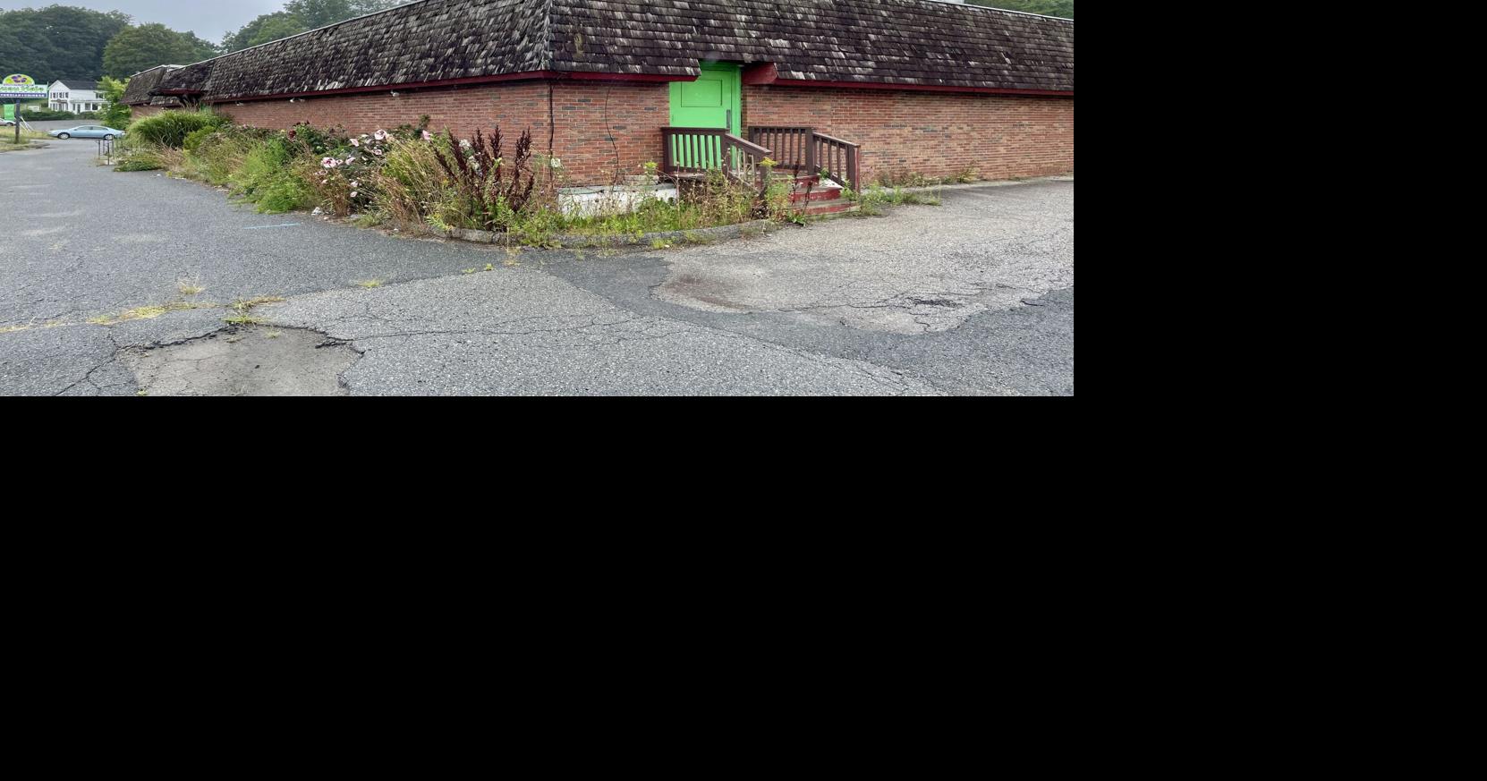 Lenox Zoning Board of Appeals approves McGee Automotive’s plan for car delivery and storage at the former Luau Hale site | Central Berkshires