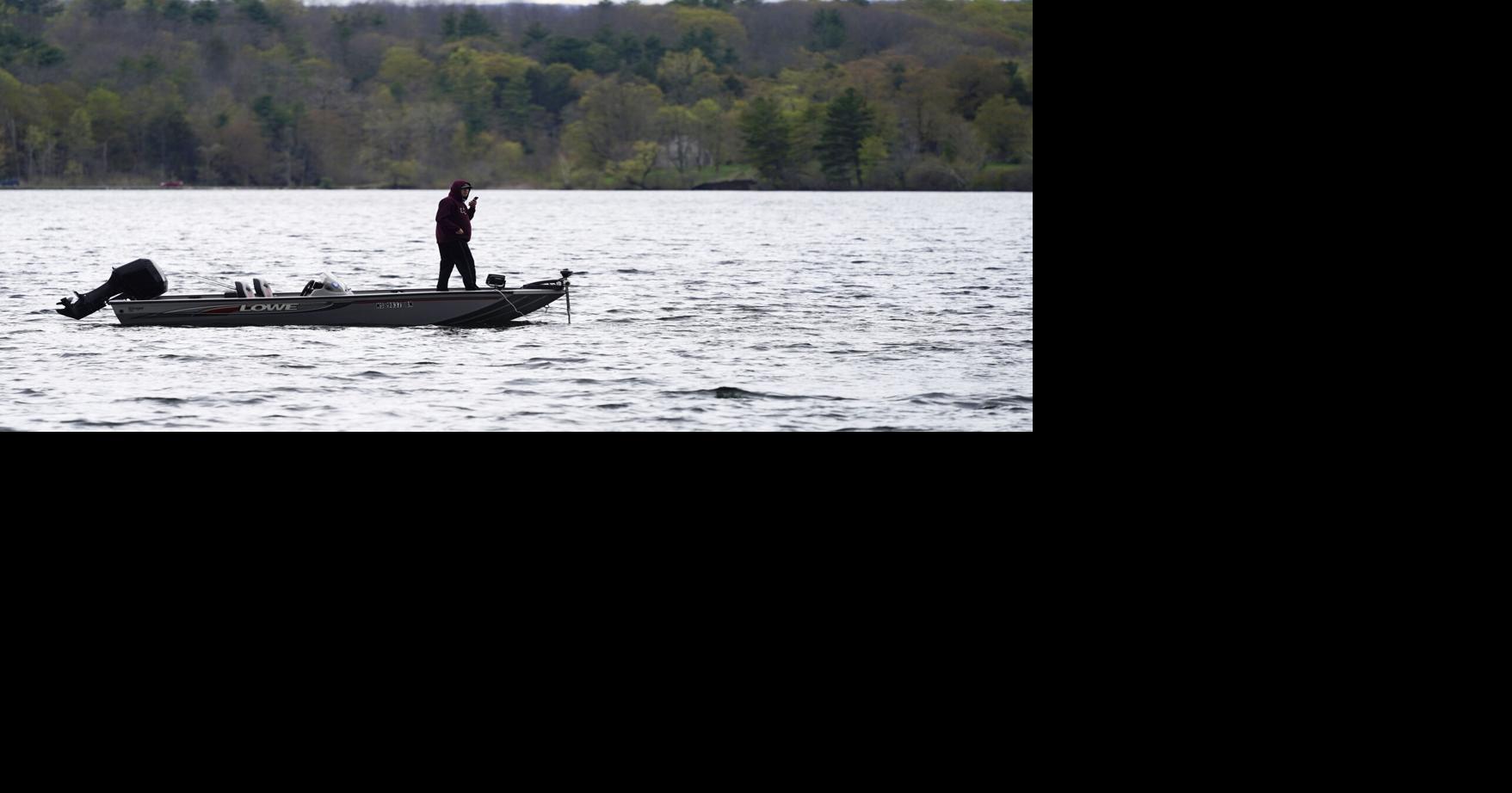 Health officials ask boaters to 'steer clear' of Laurel Lake, citing