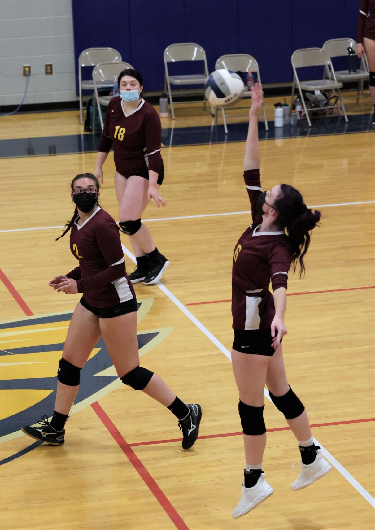 Kailyn Sorrentino spikes from the outside
