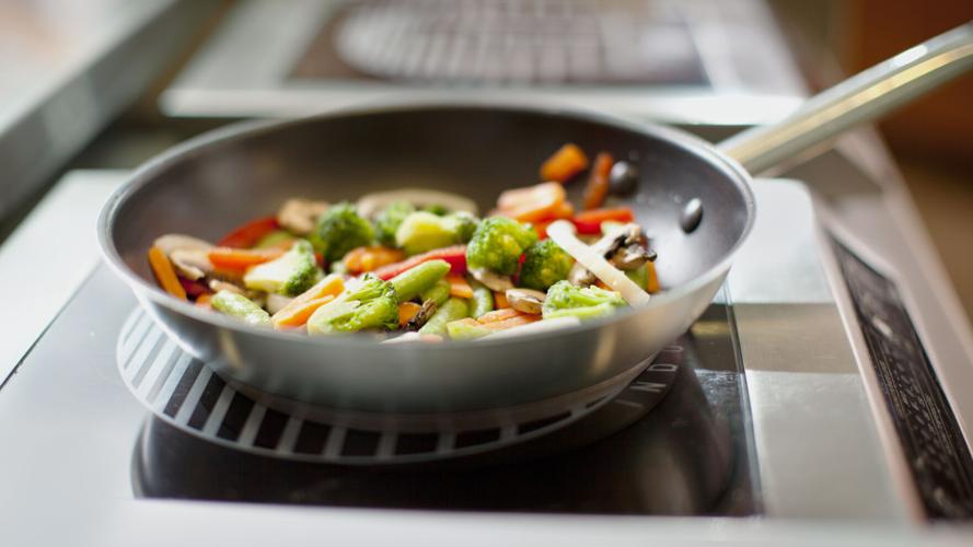 After the long holiday weekend, get back on track with a low-carb chicken fajita stir-fry