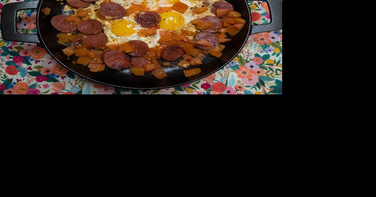 Eggs with tomatoes and sucuk
