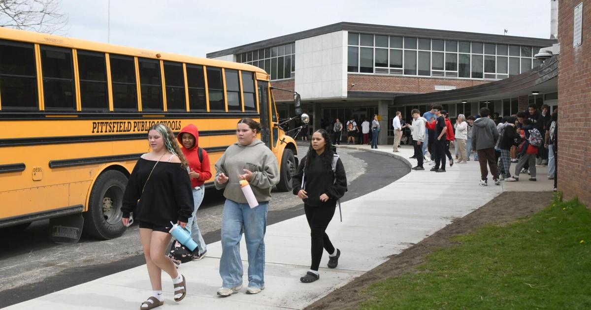Teachers union 'yes' vote clears path for Pittsfield middle school restructuring