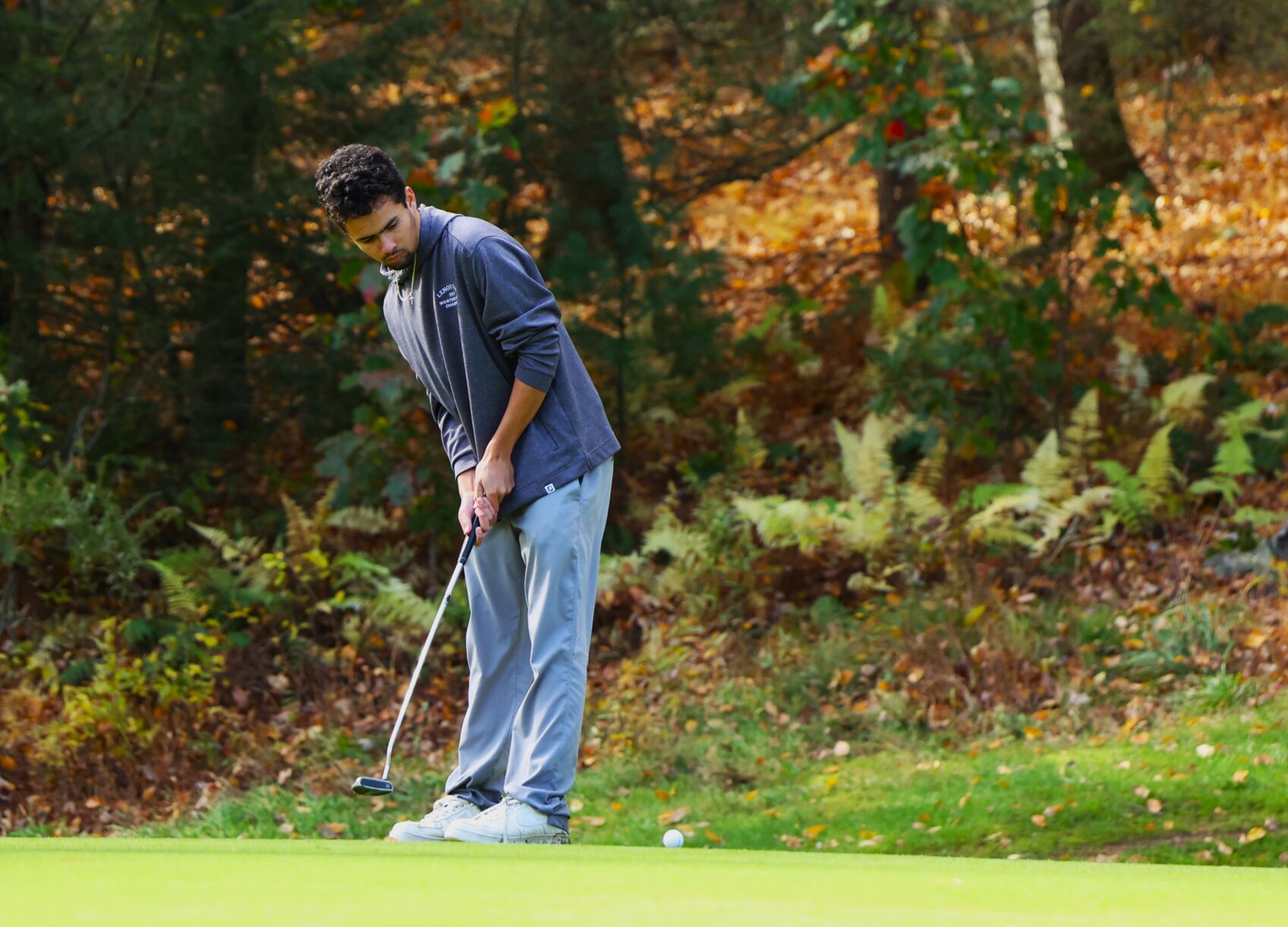 Max Shepardson putts