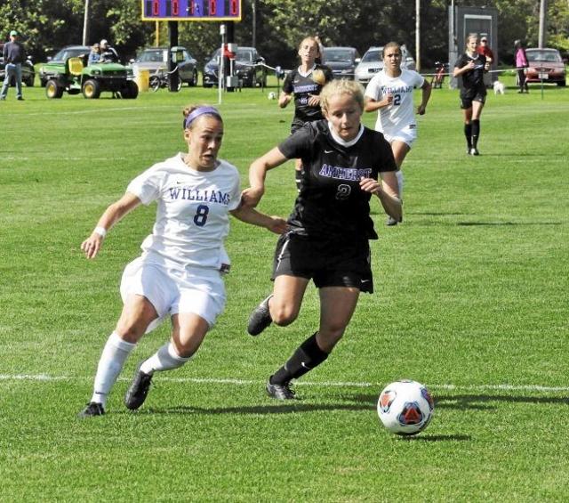 Thomas' goal leads Williams College women's soccer past Amherst