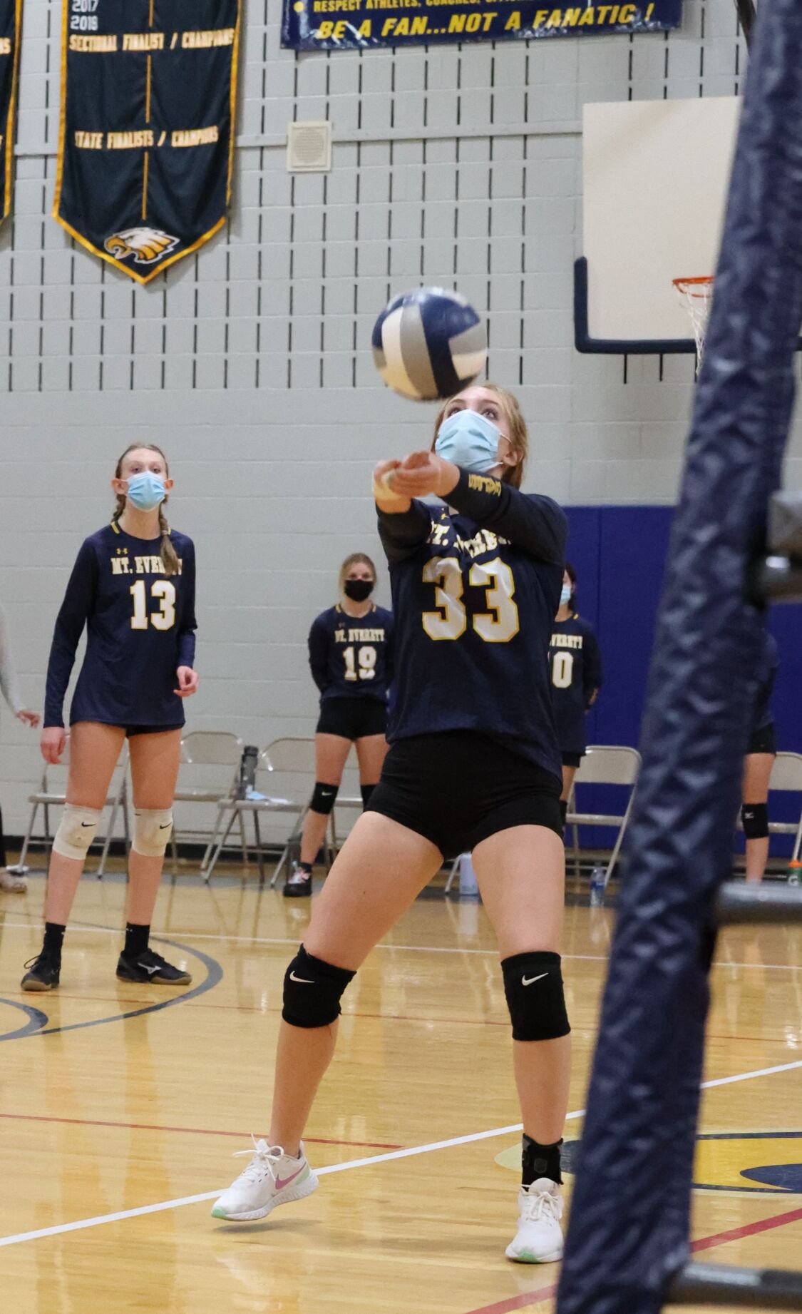 Caroline Haiss hits the ball