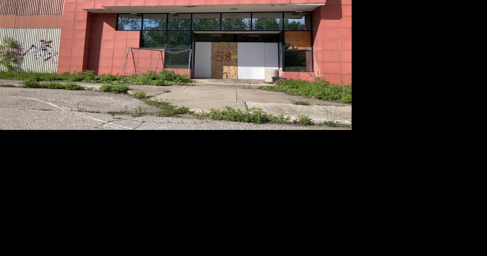 Lanesborough considers 'middle path' to save Baker Hill Road District as Berkshire Mall redevelopment hangs in balance