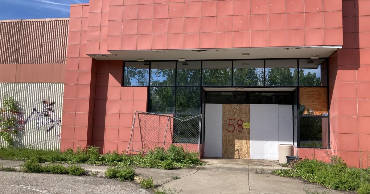 Lanesborough considers 'middle path' to save Baker Hill Road District as Berkshire Mall redevelopment hangs in balance