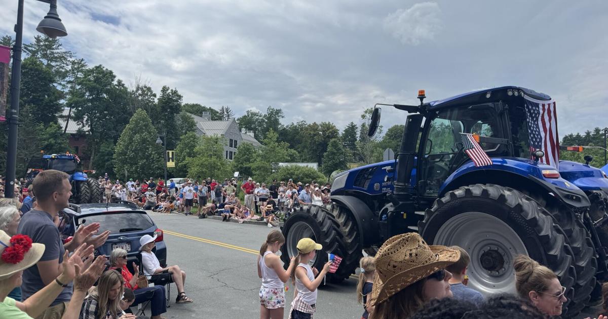 'I love small-town parades.' Hundreds line Main Street for Williamstown’s annual Fourth of July parade