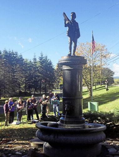 Newsboy statue rededicated on its 121st anniversary