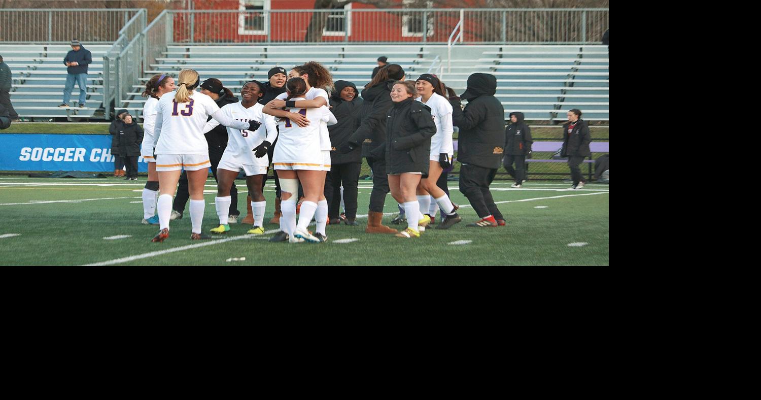 Williams College women's soccer team claims second straight NCAA