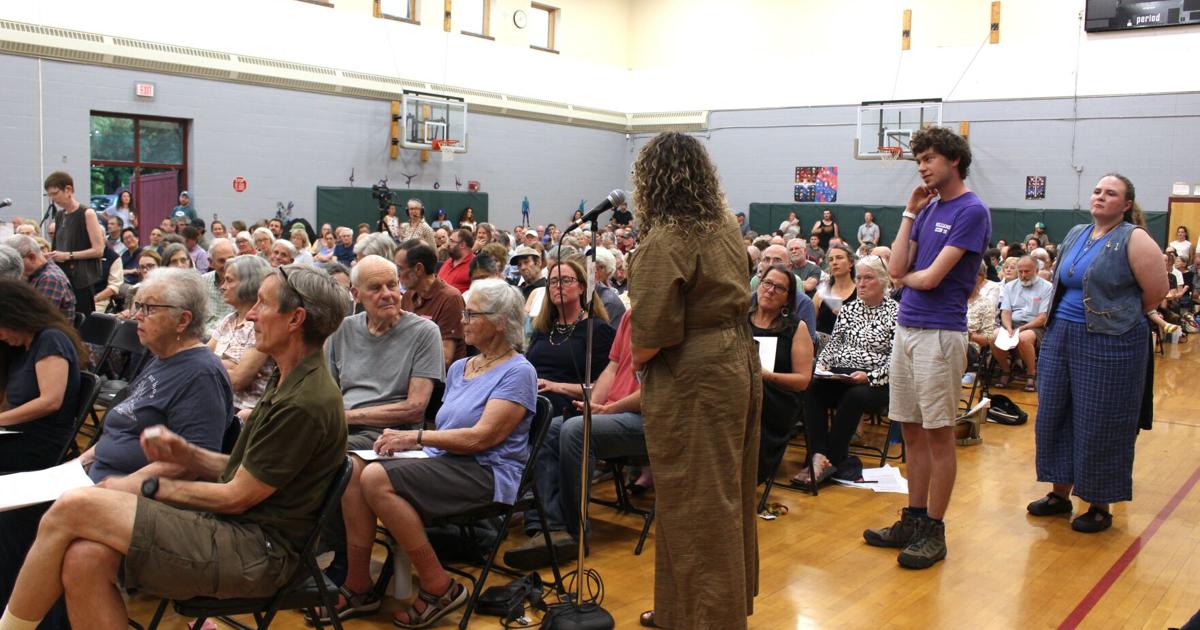 Voters override School Committee concerns to fund Williamstown math position
