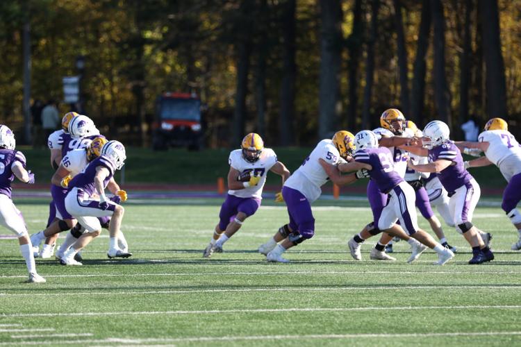 Amherst football scores fourthquarter touchdown to break tie, beat