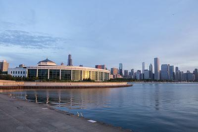 shedd aquarium offers evening