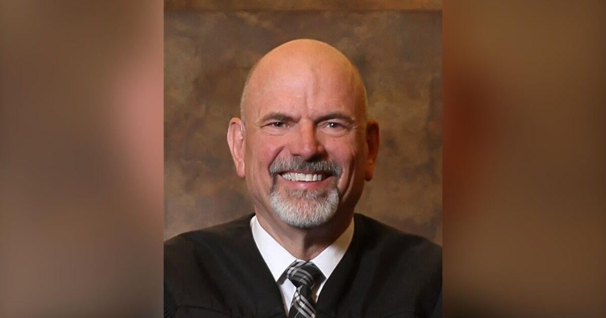 Idaho Supreme Court Chief Justice To Retire In October