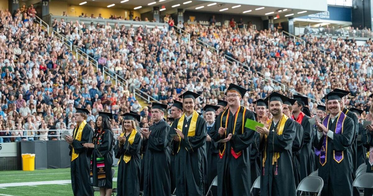 U Of I Commencement Ceremonies To Honor More Than 2,400 Spring And Winter Graduates