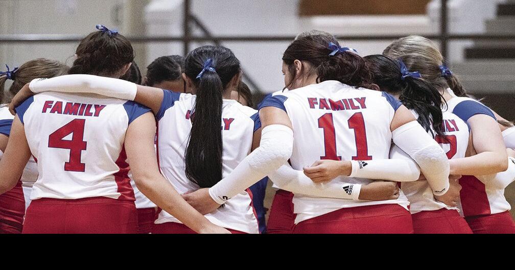 Crossroads Volleyball Lady Steers drops dual match, Bulldogettes