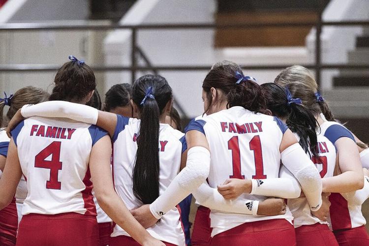 Crossroads Volleyball Lady Steers drops dual match, Bulldogettes