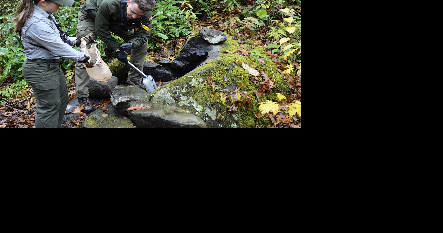 Backcountry rangers hike to help | Outdoor | biltmorebeacon.com