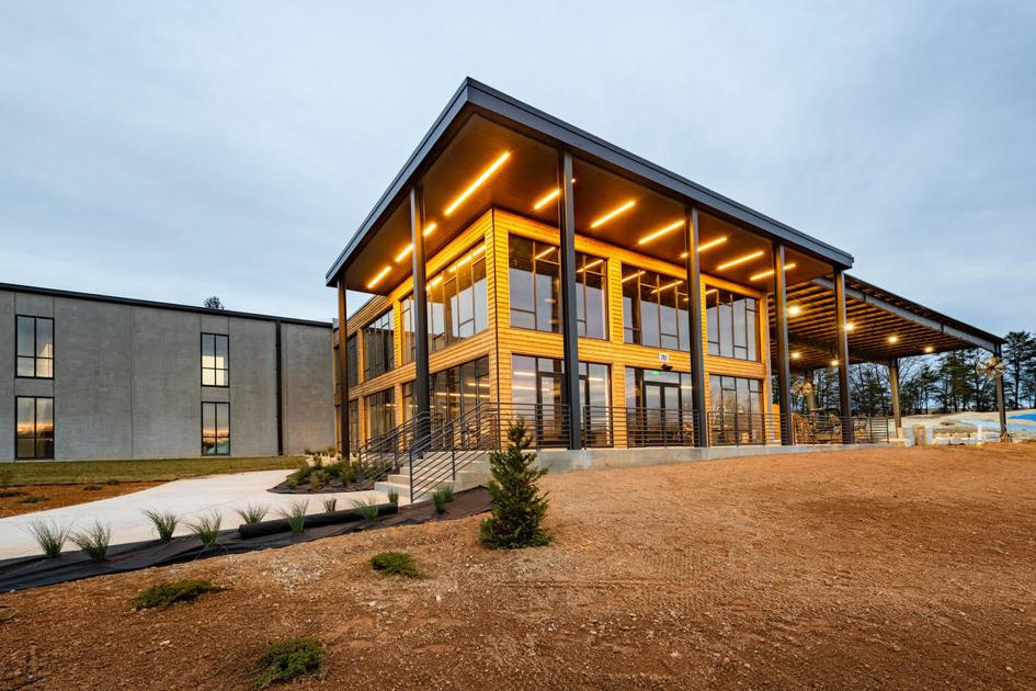 Riveter Hosts Opening Day Thrown Down News