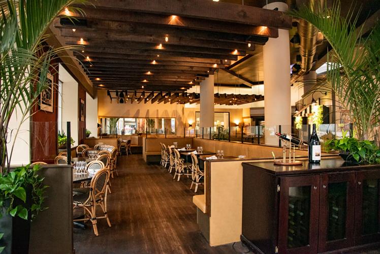 Relax in Style at Isa’s French Bistro | Arts | biltmorebeacon.com